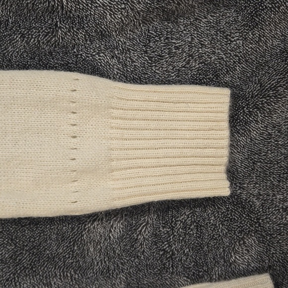 Cream Knit Sweater American Eagle size M - Picture 3 of 7